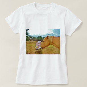 Weißes Kaninchen-und Gelb-Pferd T-Shirt