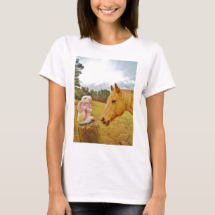 Weißes Kaninchen und Gelbes Pferd T-Shirt