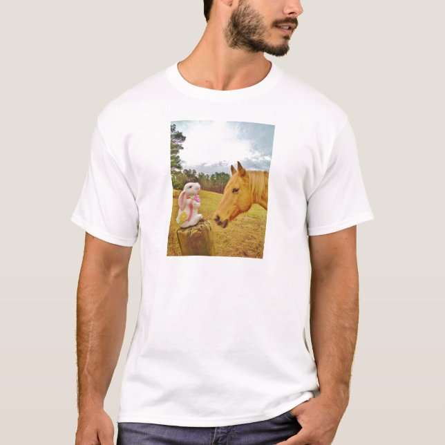 Weißes Kaninchen und Gelbes Pferd T-Shirt (Vorderseite)