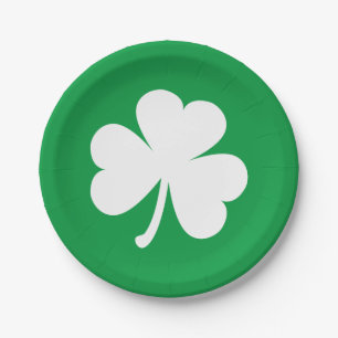 Weißes Kleeblatt zum irischen Grünen St. Patrick's Pappteller