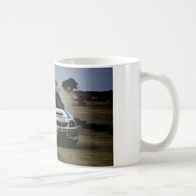 Weißes Kundgebungs-Auto Kaffeetasse (Rechts)