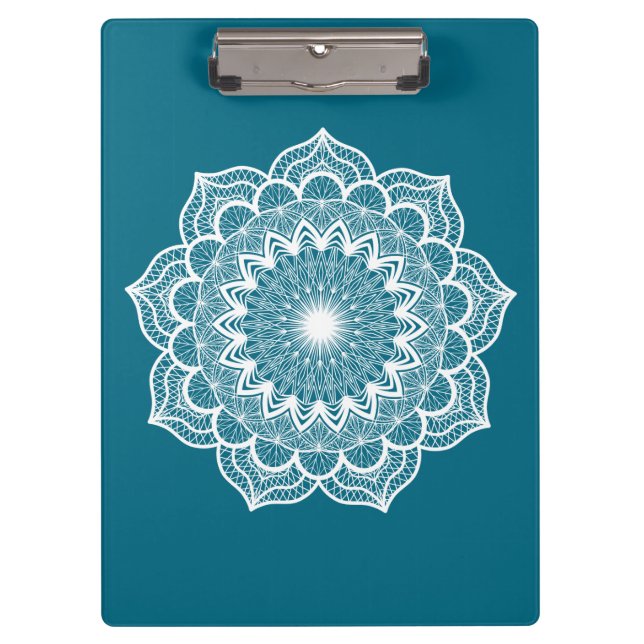 Weisses Mandala auf blauem Hintergrund Klemmbrett (Vorderseite)
