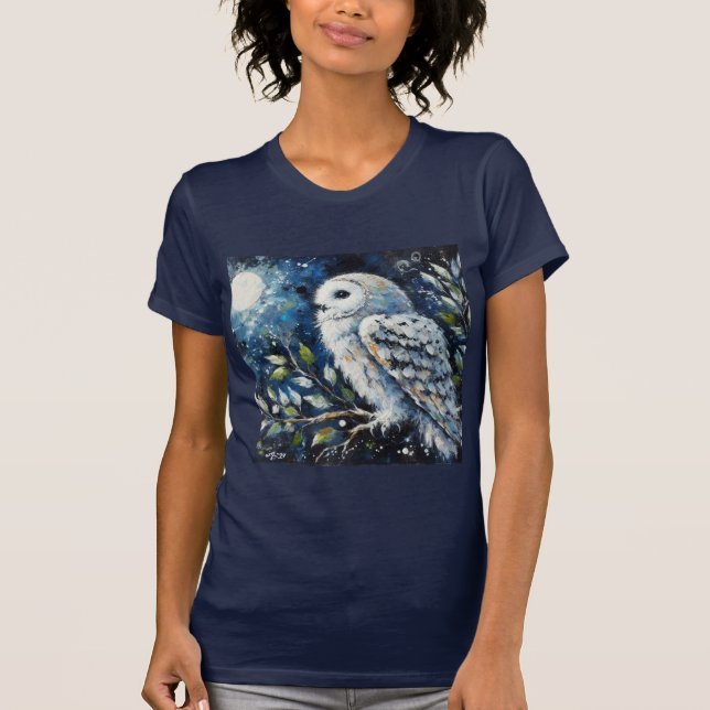 Weißes Owl am Zweig in der Mondlichtmalerei T-Shirt (Vorderseite)