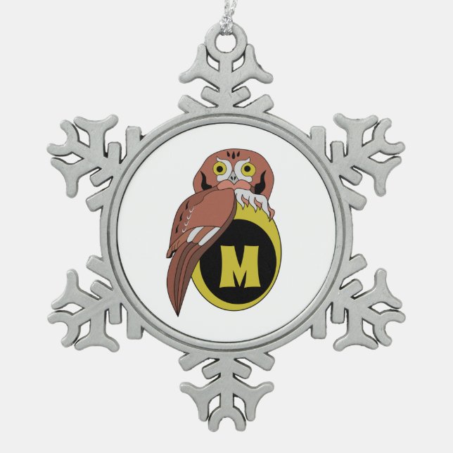 Weißes Owl Monogramm Schneeflocken Zinn-Ornament (Vorderseite)