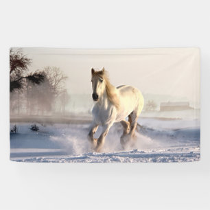 Weißes Pferd Galloping durch den Winterschnee Banner