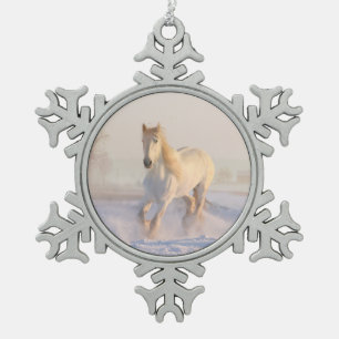 Weißes Pferd im Schnee Schneeflocken Zinn-Ornament