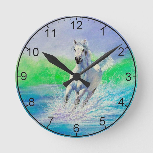 Weißes Pferd läuft auf einer Stranduhr Runde Wanduhr (Vorderseite)
