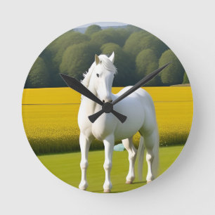 Weißes Pferd mit Blumengirlande Runde Wanduhr