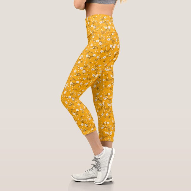 Weißes Posy-Print auf Gold Capri Leggings (Links)