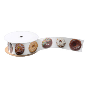 Weißes Satinband der Dotty Schaumgummiringe