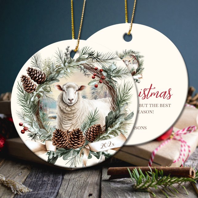 Weißes Schafzuchttier Weihnachtspinecone Keramik Ornament (White sheep farm animal Christmas pinecone wreath Ceramic Ornament)