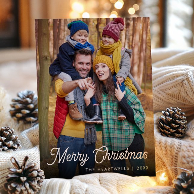 Weißes Skript Frohe Weihnachten Vertikales Foto (Von Creator hochgeladen)