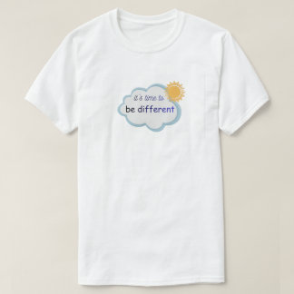 Weißes T-Shirt mit darauf erwähntem Text.