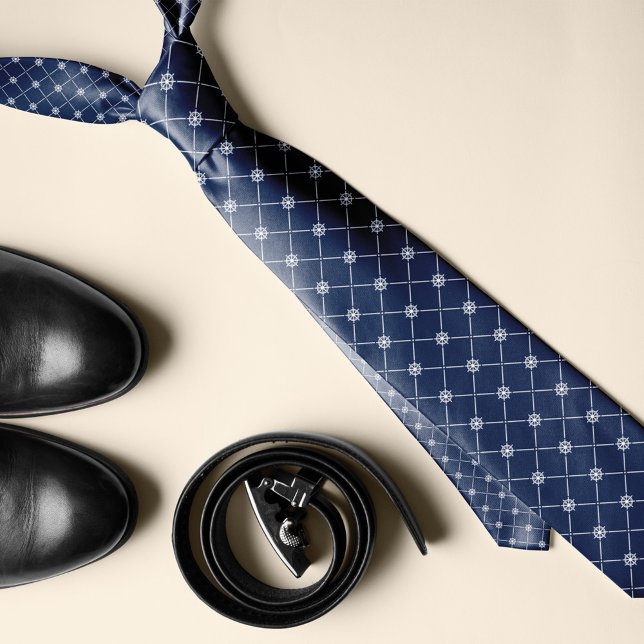 Weißes und Navy Nautical Ship Wheel Diamond Muster Krawatte (Von Creator hochgeladen)