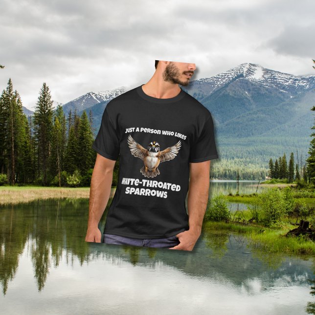 Weißkehlammer mit offenen Flügeln T-Shirt (Von Creator hochgeladen)