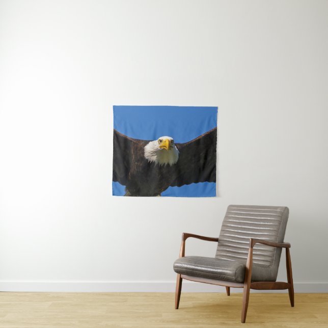 Weißkopfseeadler fliegt ganz nah vorbei wandteppich (Beispiel (Horizontal))