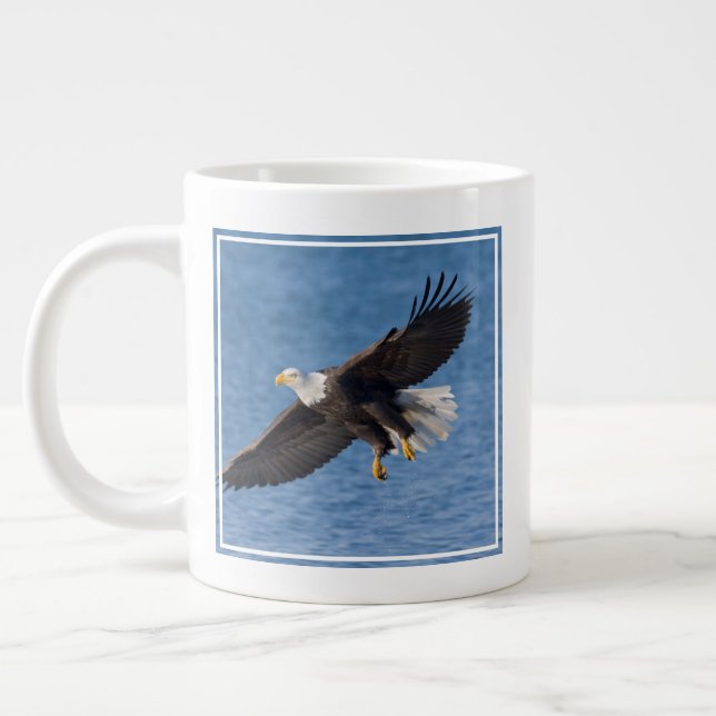 Weißkopfseeadler im Flug Jumbo-Tasse (Links)