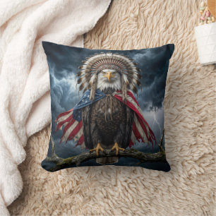 Weißkopfseeadler mit amerikanischer Flaggenumhang Kissen
