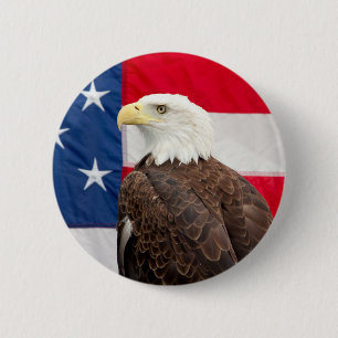 Weißkopfseeadler mit der amerikanischen Flagge Button