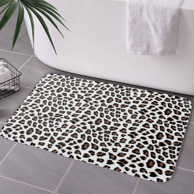 Weißleopard Badematte (Leopard Print New Bath Mat by Looly Elzayat
)