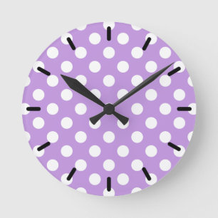 Weißpolka-Punkte auf Lila Runde Wanduhr