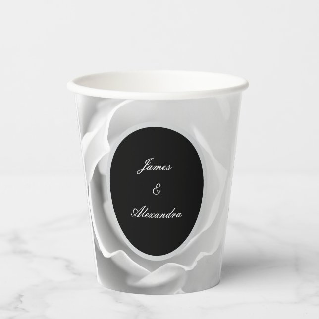 Weißrosen| Elegantes modernes Blumendesign Pappbecher (Vorderseite)