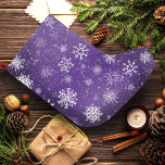 Weißschneeflocken Amethyst Lila Großer Weihnachtsstrumpf<br><div class="desc">Weiße Schneeflocken und Schnee in einem Amethyst lila.</div>