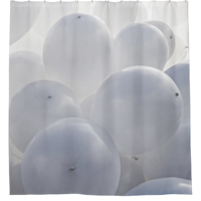 Weißspielzeug-Balloons Duschvorhang (Vorderseite)