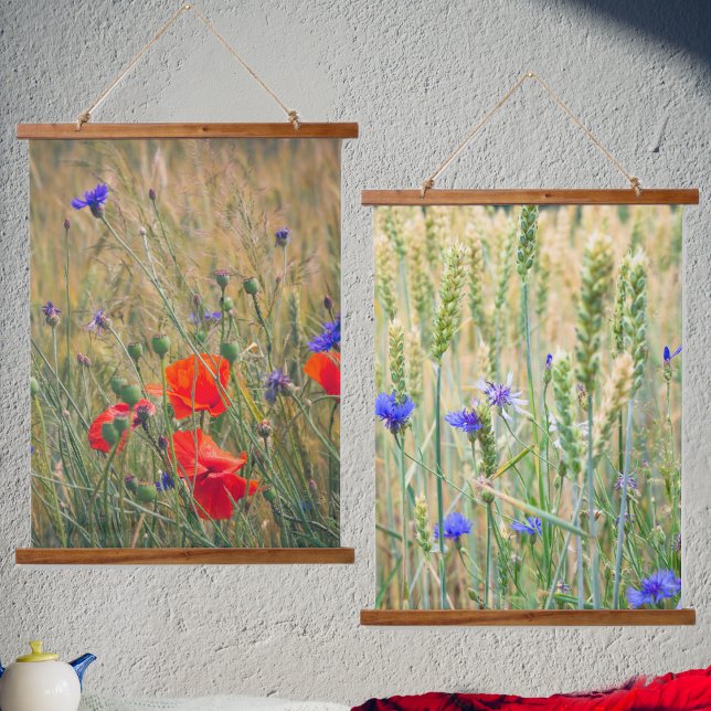 Weizenfeld mit Mohn und Maisblumen Wandteppich Mit Holzrahmen (Von Creator hochgeladen)