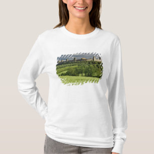 Weizenfeld und entferntes Monteriggioni, in der T-Shirt