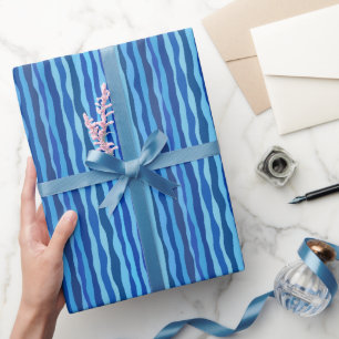 Wellen aus Blau Cyan Navy Kobalt Himmelblau Geschenkpapier