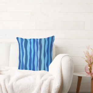 Wellen aus Blau Cyan Navy Kobalt Himmelblau Kissen