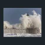 Wellen, die gegen einen Leuchtturm abstürzen Postkarte<br><div class="desc">Wellen,  die gegen einen Leuchtturm abstürzen. Copyright: Design Pics / John Kurz</div>