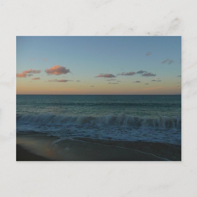 Wellen, die in der Sonnenuntergang-Landschaft abst Postkarte (Vorderseite)