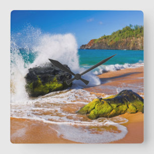Wellen schlagen auf den Strand, Hawaii Quadratische Wanduhr
