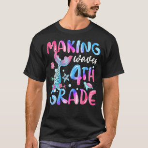 Wellen schlagen in der 4. Klasse Fischschwanz-Tie- T-Shirt