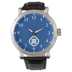 Wellenförmige Kanji-Zeichen für drei auf einem Tab Armbanduhr