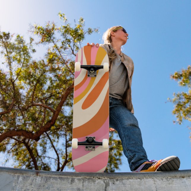 Wellenförmige Schleifen Trendige Whimsical Abstrac Skateboard (Außenbereich 1)