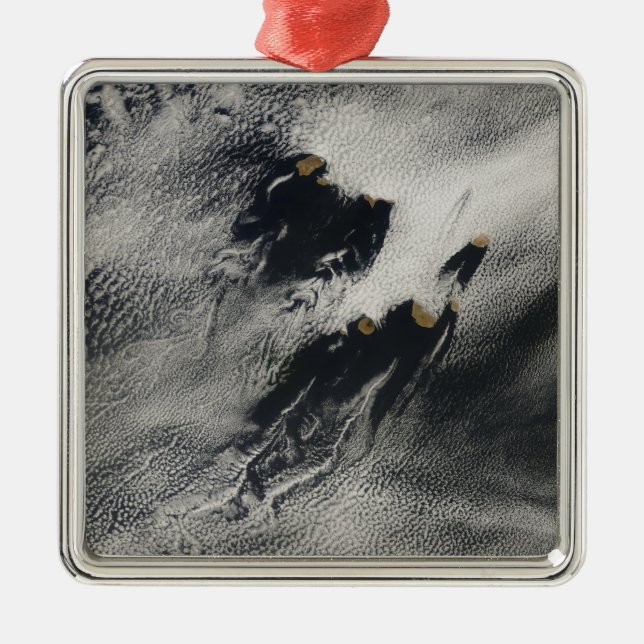 Wellenförmige Wellenwolken und Wolkenbrüche Ornament Aus Metall (Vorne)