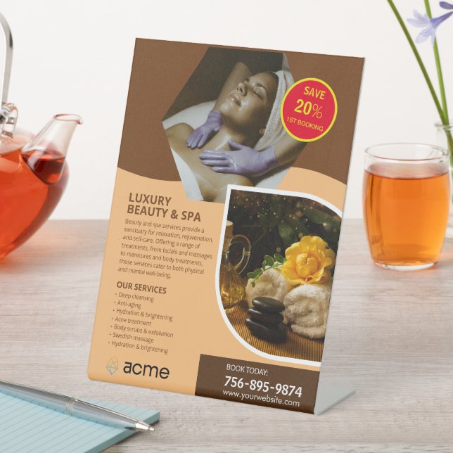 Wellness-Center Center Custom Sockelschild (In Situ)