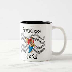 Welpe mit Bleistift-Vorschule-Felsen Zweifarbige Tasse