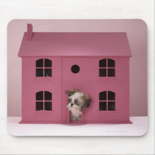 Welpe pinkelt aus Puppenheim Mousepad