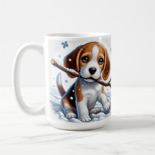 Welpe spielt im Schnee mit einem Stock im Winter Kaffeetasse