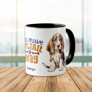 Welpen-Hund im Basset, den du für meinen Schwanz W Tasse