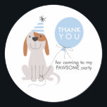 Welpen-Hundegeburtstags-Party-blaue Bevorzugung Runder Aufkleber<br><div class="desc">Feiern Sie den Geburtstag Ihr Kindes mit dieser niedlichen Welpenhundeillustration mit einem Partyhut und -ballon. Verwenden Sie diesen Spaßgeburtstag danken Ihnen Aufkleber,  der sagt,  dass "danke" im Ballon und auch unter ihm "für das Kommen zu meinem PAWSOME Party." Der Partyhut und der Ballon ist in der blauen Farbe.</div>