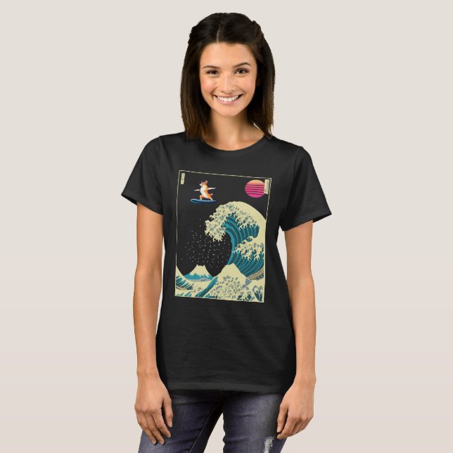 Welsh Corgi Dog Surfing auf einem Kanagawa Wave Ja T-Shirt (Vorne ganz)