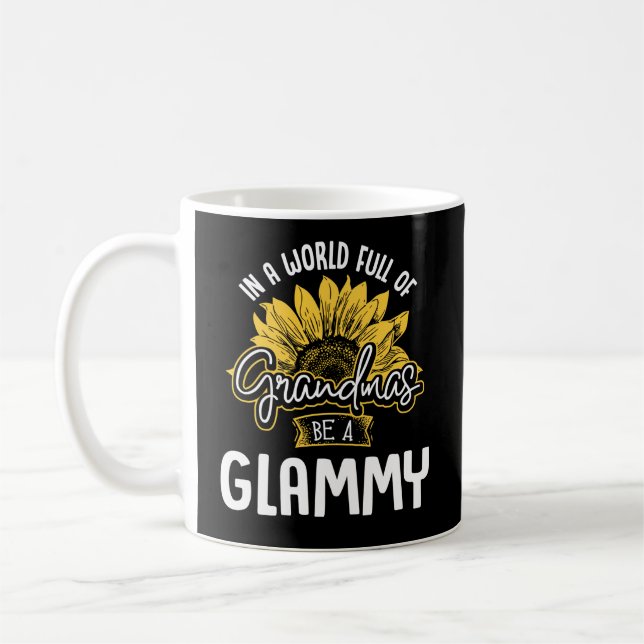 Welt voller Grandmas ist ein Glamour Kaffeetasse (Links)