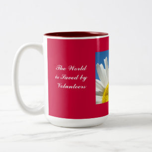 Welt wird durch freiwillige Geschenke auf Kaffeeta Zweifarbige Tasse