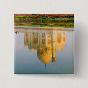 Weltberühmte Taj-Mahal-Tempelreflexion bei Button