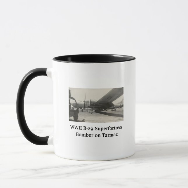 Weltkrieg B-29 Bomber auf Tarmac Foto Kaffeekoffe  Tasse (Links)